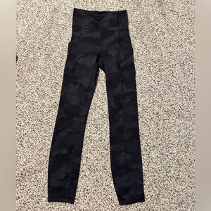 black lululemon high rise camo leggings with pockets!
